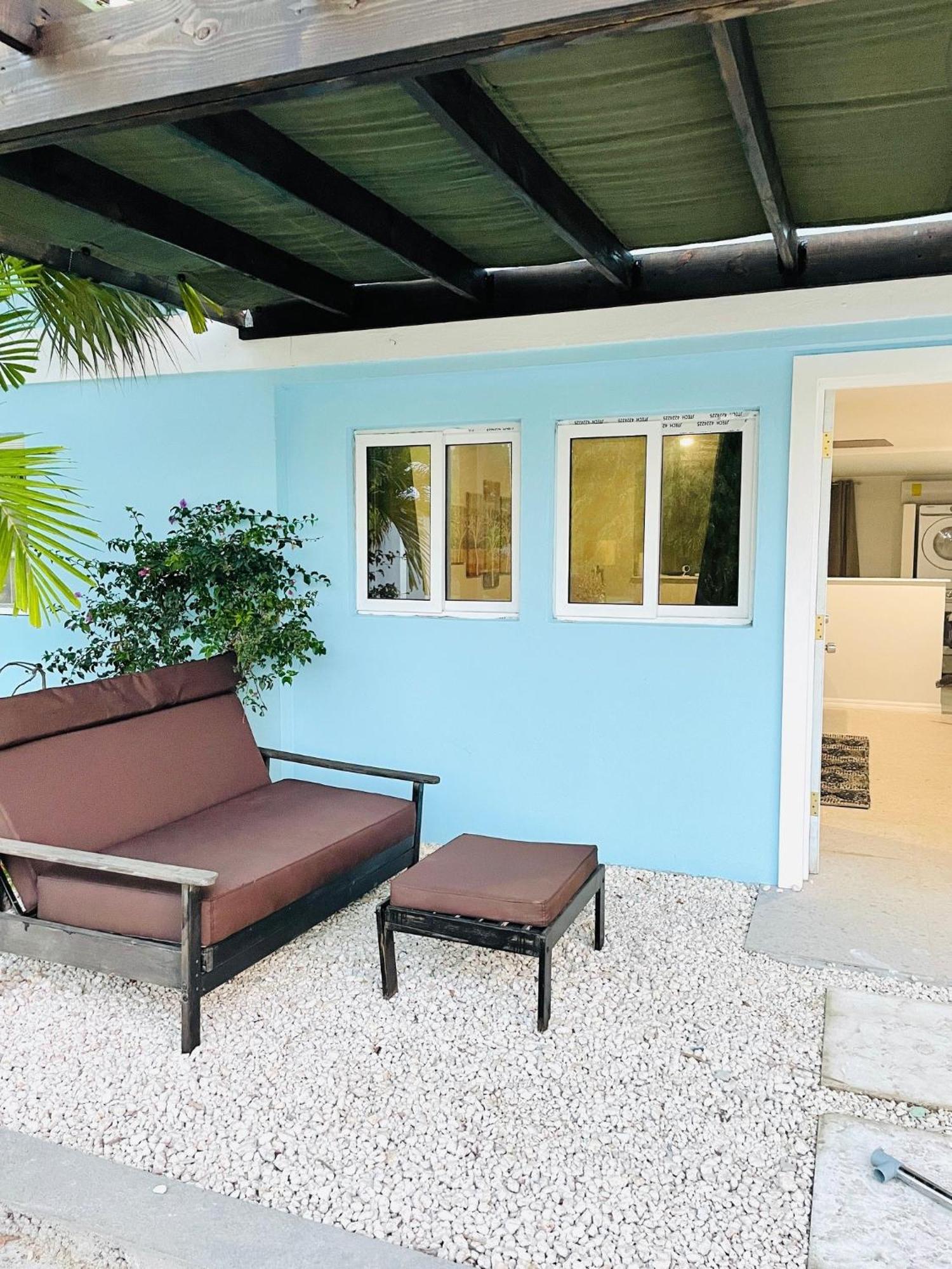 Studio, 100 Feet From The Beach Nassau Luaran gambar