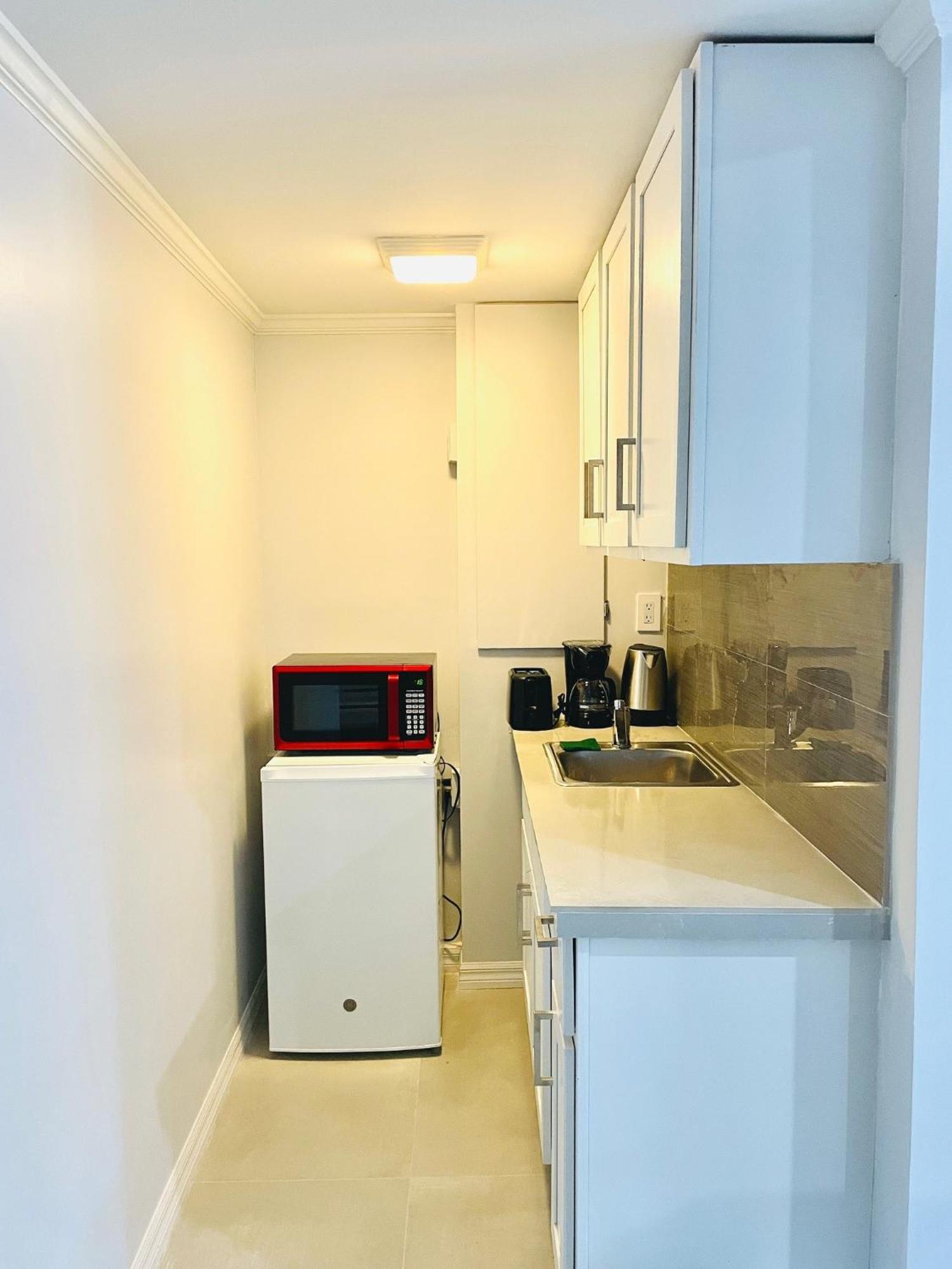 Studio, 100 Feet From The Beach Nassau Luaran gambar