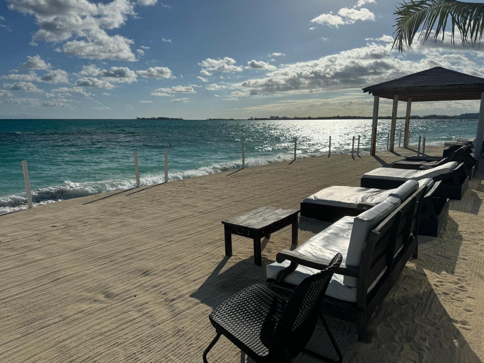 Studio, 100 Feet From The Beach Nassau Luaran gambar