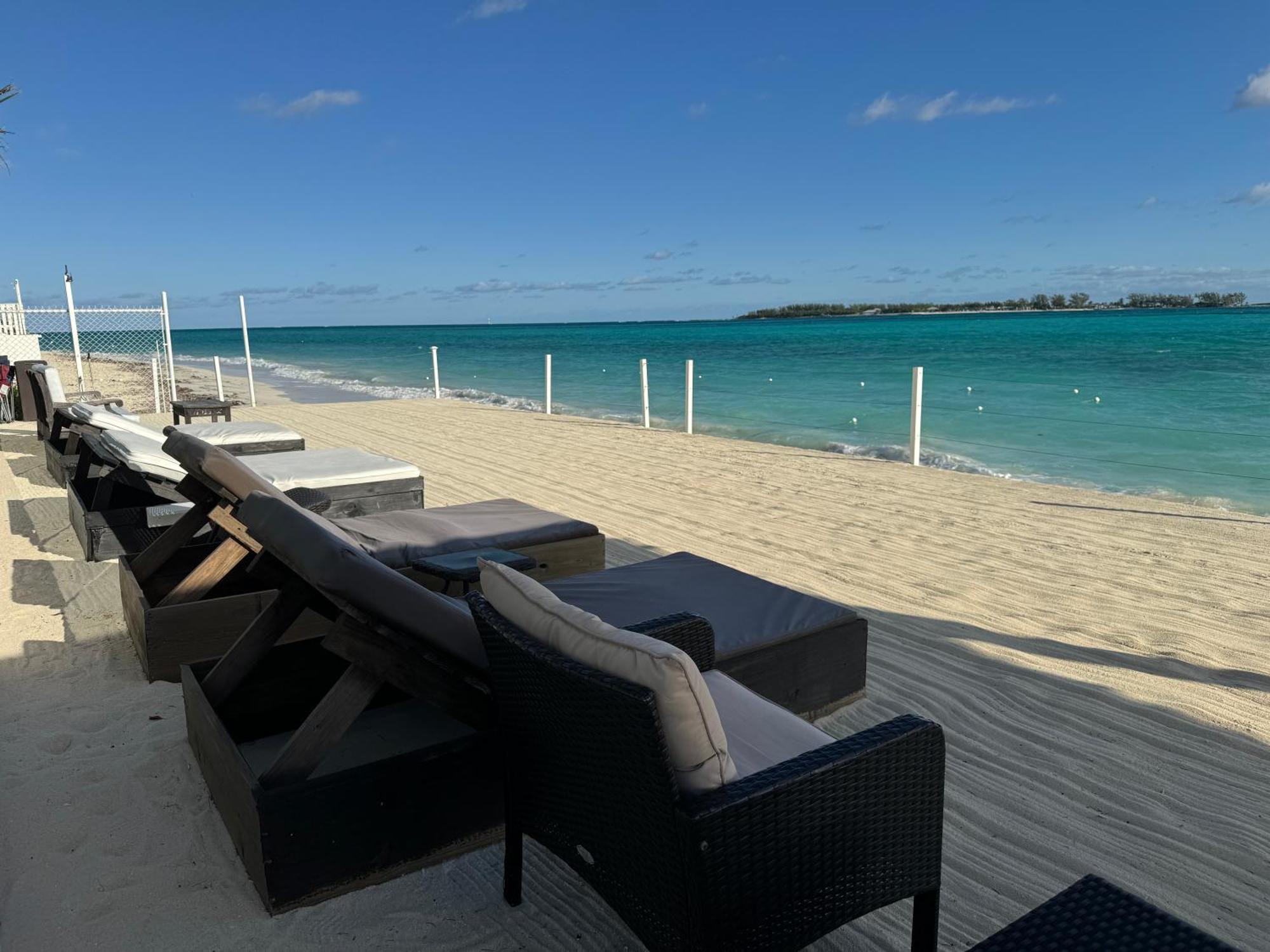 Studio, 100 Feet From The Beach Nassau Luaran gambar